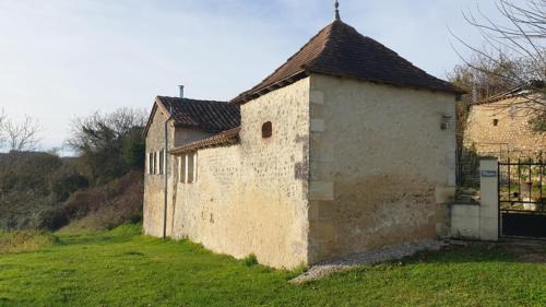 Salles-Lavalette House | La Chaumière