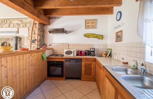 Saint-Antheme House | La Chaumière - Saint-antheme