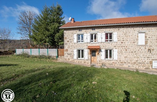 Saint-Antheme House | La Chaumière - Saint-antheme