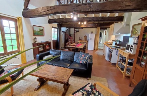 Saint-Martin-aux-Buneaux House | La Chaumière des Bâtisses