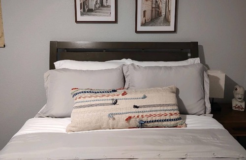 Yuma House | La Chosita, cozy, three bedroom home, stay and relax.
