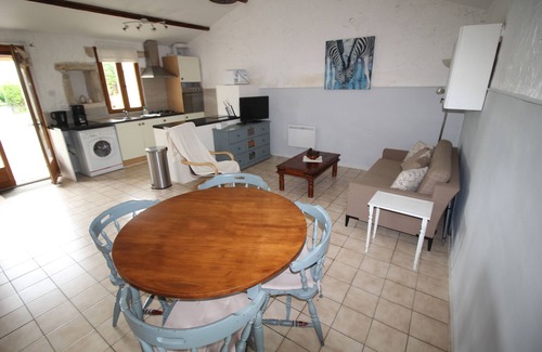 Puyravault Cottage | 'La Chouette' - Charming stone cottage - Marais Poitevin