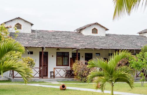 Tambo Grande Hotel | La Choza Bungalows