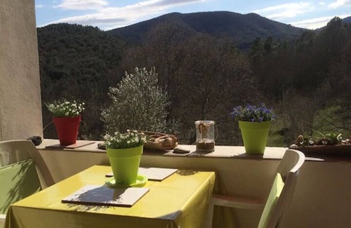Molieres-sur-Ceze Apartment | La Cigale - in former vineyard, nature park, vacation apartment for 2 people