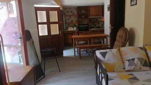 Casteil House | La Cirerole