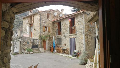 Casteil House | La Cirerole