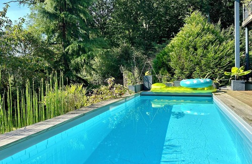 Camp De Satory House | "La Clairière" for 4 with private pool, on the edge of the Versailles forest