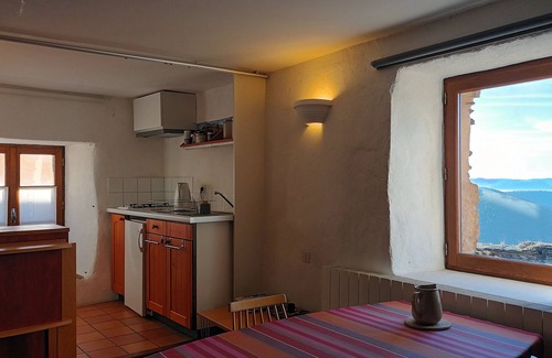 Castelnau-Pegayrols House | La Clé Des Sens' vacation home with mountain views, private terrace and indoor pool.