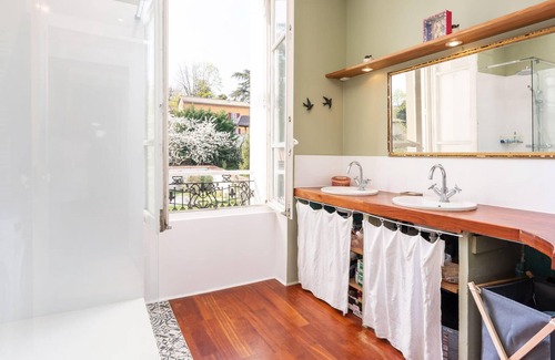 La Mulatiere Villa | La closerie, charming house with garden and pool