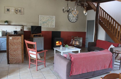 Ocquerre Cottage | LA CLOSERIE DE L'OURCQ Spacious cottage with enclosed garden.