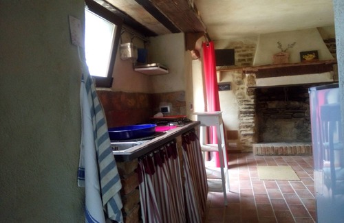Montelovesco Apartment | La Collina degli Ulivi (Short Lets/Summer Rentals): Cotoneaster Apartment