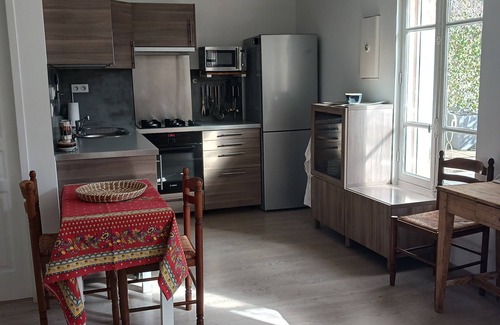 Est House | La Colline en Ville