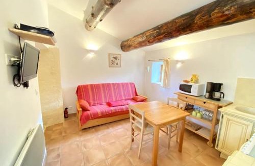 Saint-Sauveur-de-Cruzieres House | LA CONFISERIE