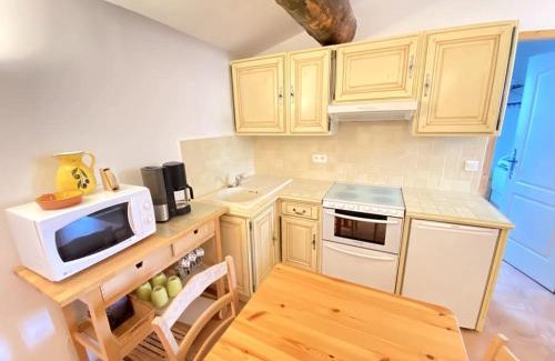 Saint-Sauveur-de-Cruzieres House | LA CONFISERIE