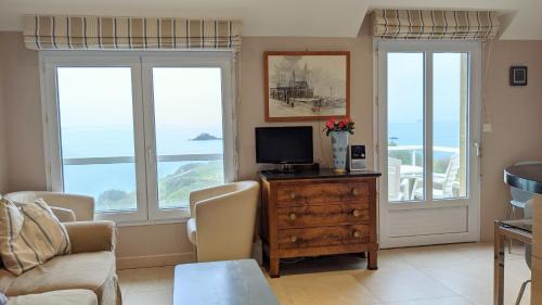Rotheneuf-Le Pont House | La Conchee
