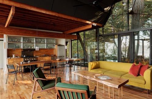 La Conner House | La Conner Glass Cabin by Boutique