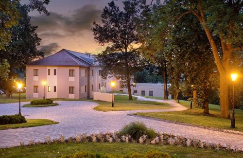 Szilvasvarad Hotel | La Contessa Castle Hotel