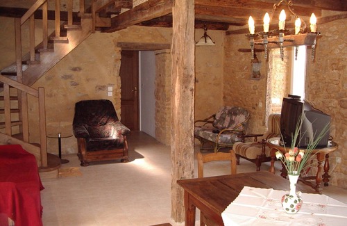 Siorac-en-Perigord Cottage | La Coquille en Périgord Noir - 4 bedroom gite with terrace and pool
