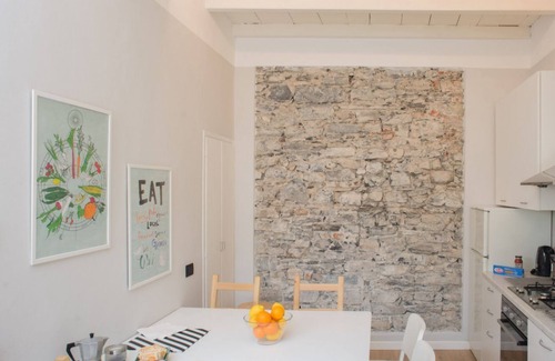 Cernobbio Apartment | La Corte di Zizi-apartament Lario: large family-proof
