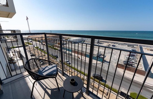 Dubai Apartment | La Cote, Port de La Mer, Jumeirah 1 - Mint Stay