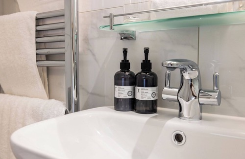 St Ouen Bed & Breakfast | La Croix Guest House AA 4 gold star rated a beautiful grade 2 listed farmhouse