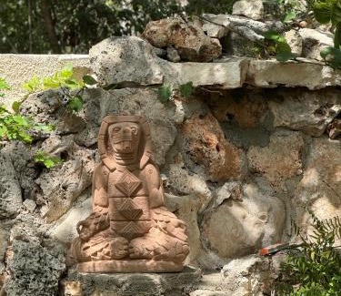 Leona Vicario House | La Cueva de Piedra