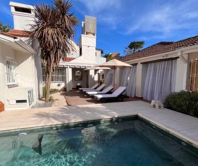 Villa Gesell Bed & Breakfast | LA CURVA Casa de Playa