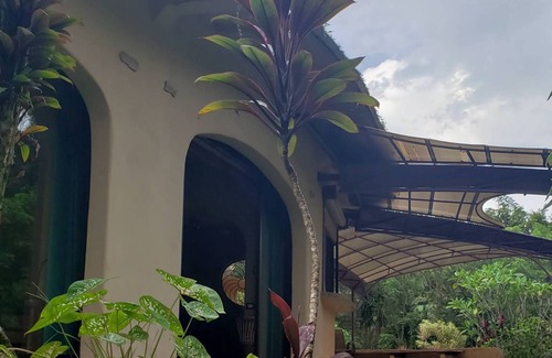 Tierras Morenas House | LA CUSUCA nThis underground home is a one of a kind!