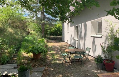 Antonaves Apartment | La Dame de cœur 05