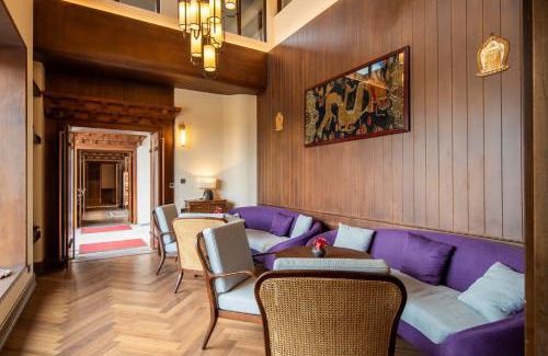 Shangri-La Hotel | La Danse Sacree Hotel
