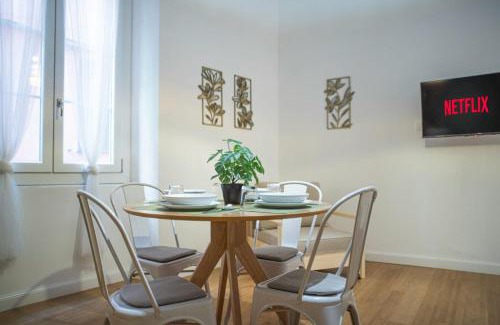 Pre Apartment | La Darsena Suite Eleganza e Comfort nei Vicoli