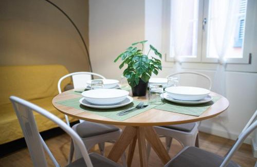Pre Apartment | La Darsena Suite Eleganza e Comfort nei Vicoli