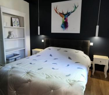 Chaon House | La Demeure du Faon gîte raffiné 4 personnes avec piscine et jacuzzi, en plein cœur de la Sologne à proximité immédiat de Lamotte-Beuvron et des Châteaux de la Loire et du Zoo de Beauval, Center Parca Hauts des Bruyères