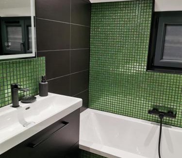 Chaon House | La Demeure du Faon gîte raffiné 4 personnes avec piscine et jacuzzi, en plein cœur de la Sologne à proximité immédiat de Lamotte-Beuvron et des Châteaux de la Loire et du Zoo de Beauval, Center Parca Hauts des Bruyères