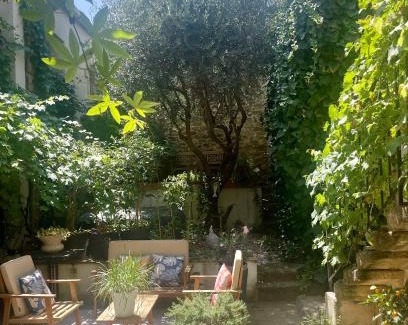 Aigues-Vives House | La demeure