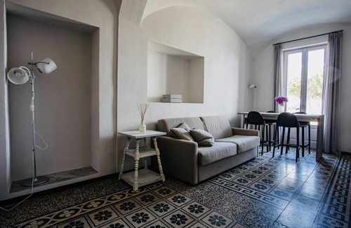 Belgirate Apartment | La Dimora del Glicine