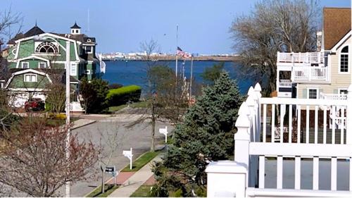 Cape May House | La Dolce Villa - 5 Bedroom Home With Heated Pool!