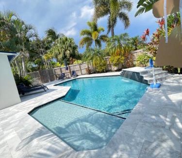 Poinsettia Heights Apartment | La Dolce Villa