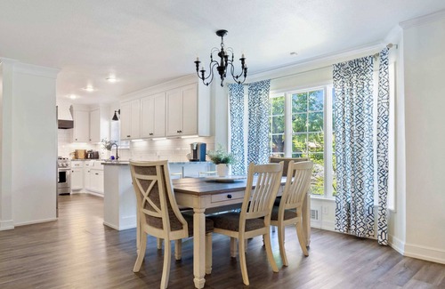 Lubbock House | La Dolce Vita 4BR 2BA Close to Tech