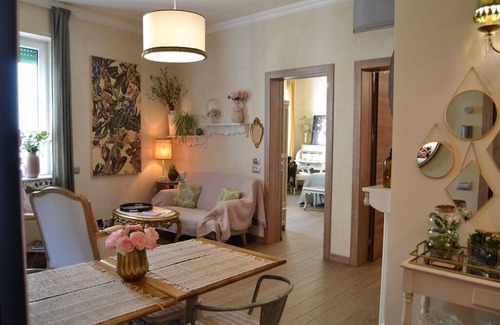 Borgo Trento Apartment | LA DOLCE VITA Charming, Luxurious 2 Bedrooms 2 Bathrooms with cosy Balcony