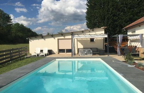 Saint-Seine-en-Bache Apartment | La Dolce Vita