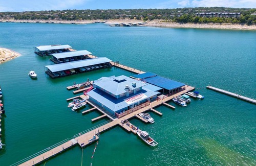 Point Venture House | La Dolce Vita Lakeside Retreat