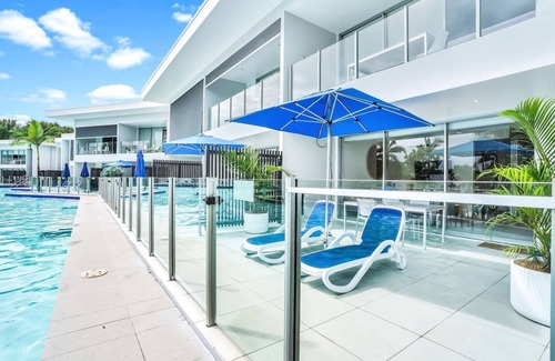 Port Douglas Apartment | La Dolce Vita - Swim-Out Luxury in Port Douglas – Steps from Four Mile Beach