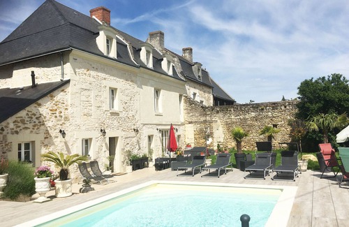 Chinon Villa | La Douce France-Trianon : Chic et élégance
