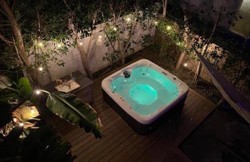 Tarzana House | LA Dream Gem - Beautiful Home with Spa