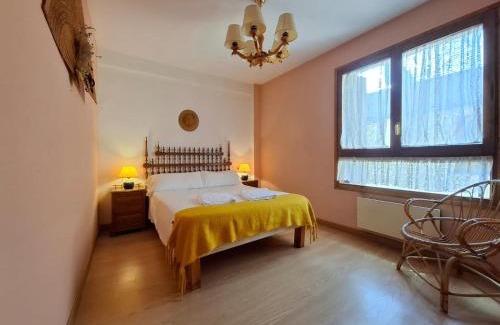 El Pueyo de Jaca Apartment | La Encina, Acogedor apartamento con piscina - Arafita Apartamentos