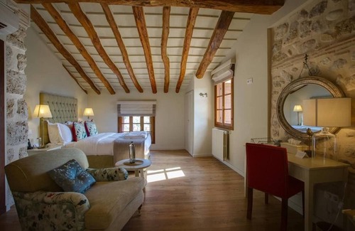 Penaguila Hotel | La Escondida Singular's Hotels & Restaurants