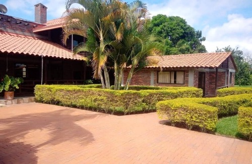 Montenegro Cabin | La Estancia Coffee Park Cabin