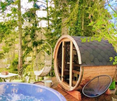 Saint-Galmier Bed & Breakfast | La Fée Capucine - Chambres et table d'hôtes - Espace bien-être et massages