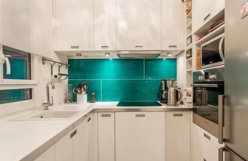 Quartier de Rochechouart Apartment | La Fayette-Montmartre district, 53 m² apartment.